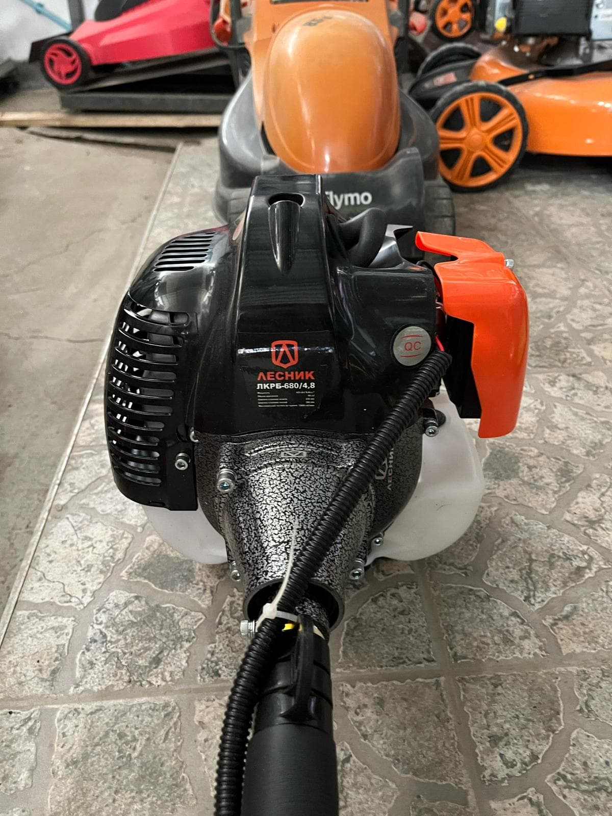 Ruski trimer Lesnik 5.8KS - slika 1